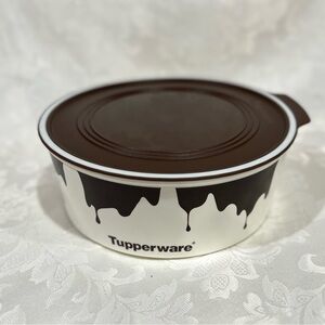 NWOT Vintage Tupperware Belgian Cookie Canister